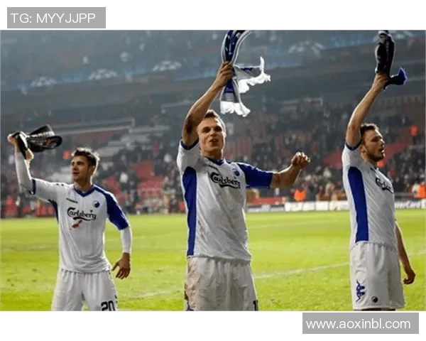 全球足坛风云人物踢足球引领潮流这位球星备受瞩目成就无可比拟